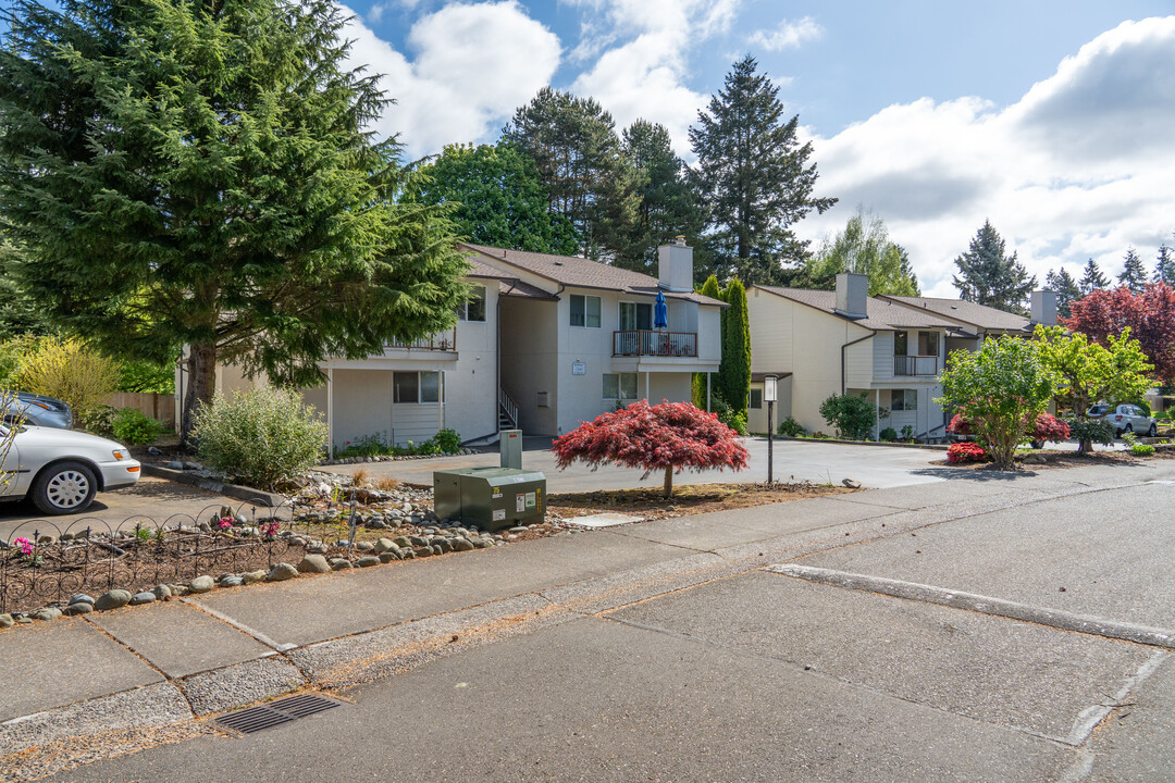 7304-7346 NE 142Nd Pl in Kirkland, WA - Foto de edificio