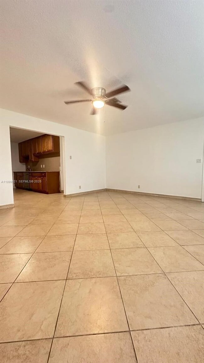 1753 NE 18th St in Fort Lauderdale, FL - Foto de edificio - Building Photo