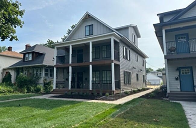 property at 930 17th Ave SE