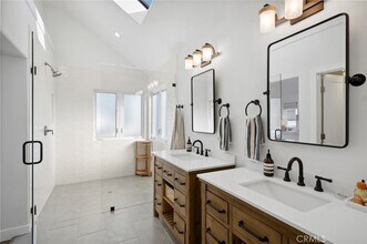 409 Dahlia Ave in Newport Beach, CA - Building Photo - Building Photo