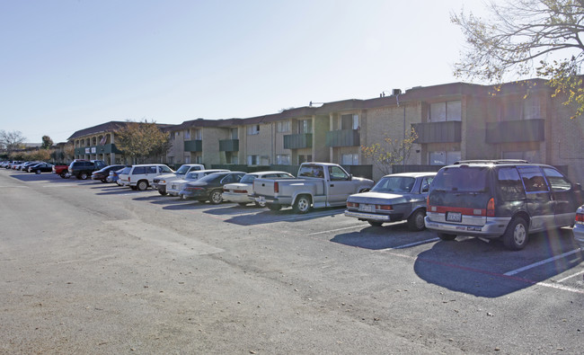 Concord House in Euless, TX - Foto de edificio - Building Photo