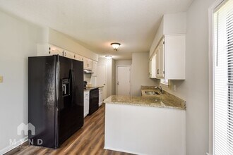 4056 Friendly Way in Memphis, TN - Building Photo - Building Photo