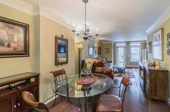 3334 Peachtree Rd NE, Unit 313 in Atlanta, GA - Building Photo - Building Photo