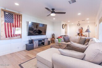 4301 E Osborn Rd in Phoenix, AZ - Building Photo - Building Photo