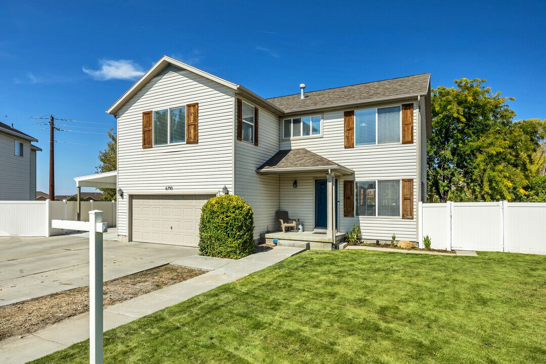 6790 Greenfield Ln in Tooele, UT - Building Photo