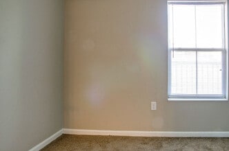 Brennan Pointe I in Newport News, VA - Foto de edificio - Building Photo