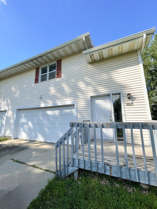2925 King James Way, Unit 2925 King James Way in Fitchburg, WI - Building Photo - Building Photo