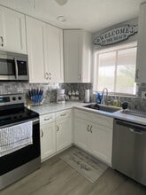 1634 Stickney Point Rd, Unit 201 in Sarasota, FL - Building Photo - Building Photo
