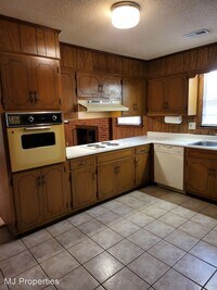1221 Kathy Ln SW photo'