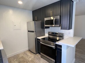 10779 Woodbine St, Unit 202 in Los Angeles, CA - Building Photo - Building Photo