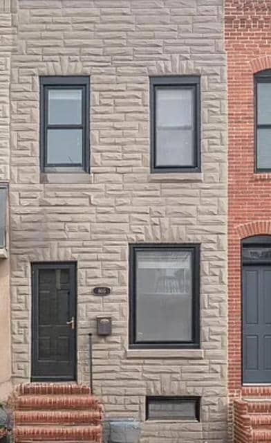 property at 805 S Decker Ave