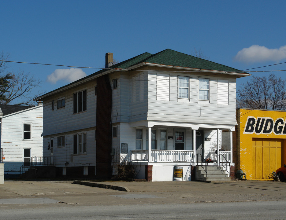 622-624 Middle Ave in Elyria, OH - Foto de edificio