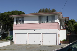 2461 Humboldt Ave in Oakland, CA - Building Photo - Building Photo