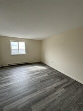 16 Manning St in Derry, NH - Building Photo - Building Photo