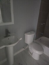 854 Niagara St-Unit -Upper in Buffalo, NY - Building Photo - Building Photo