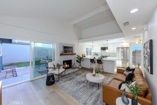 14452 Denbigh Ln in Tustin, CA - Building Photo