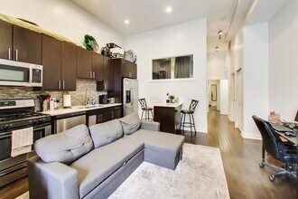 3815 N Kedzie Ave in Chicago, IL - Building Photo - Building Photo