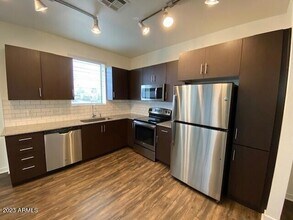 11 S 12th St, Unit A1 in Phoenix, AZ - Building Photo - Building Photo