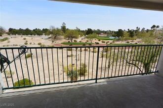 7645 Rolling View Dr in Las Vegas, NV - Building Photo - Building Photo