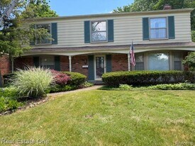 5135 Iron Gate Rd in Bloomfield Hills, MI - Building Photo