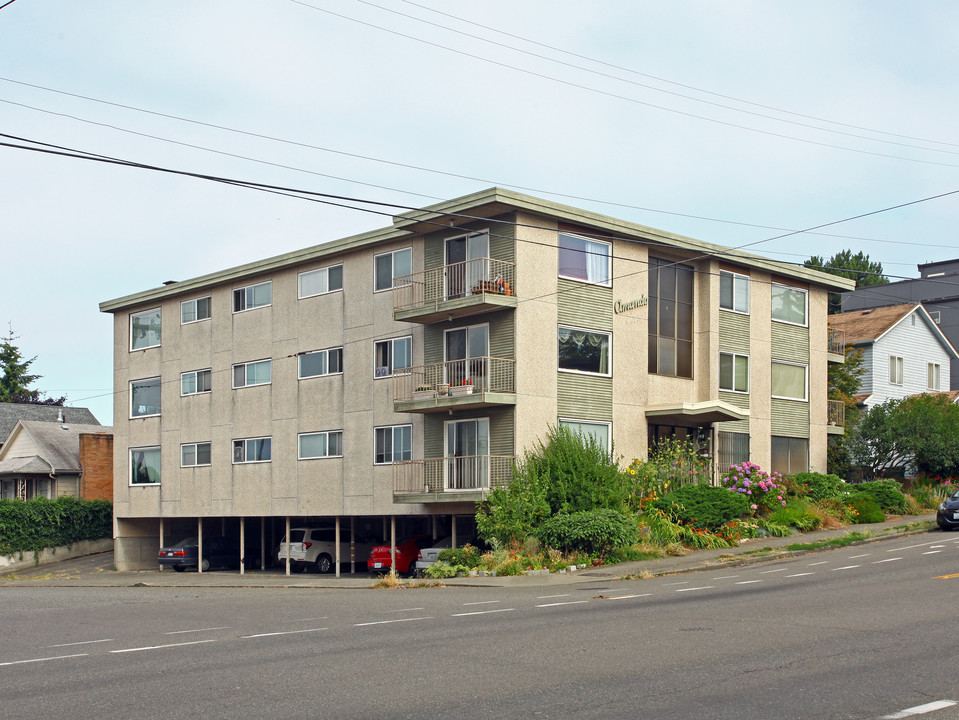 Amanda Apartments in Seattle, WA - Building Photo