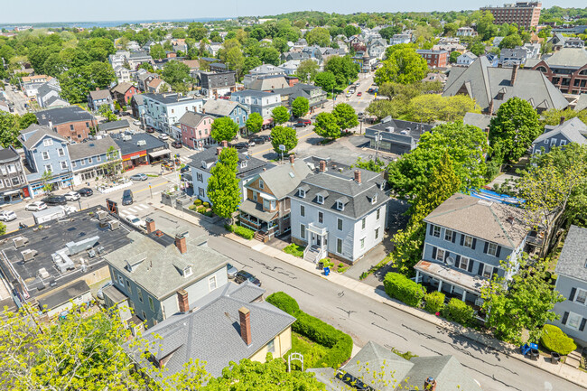 6 Ayrault St in Newport, RI - Building Photo - Building Photo