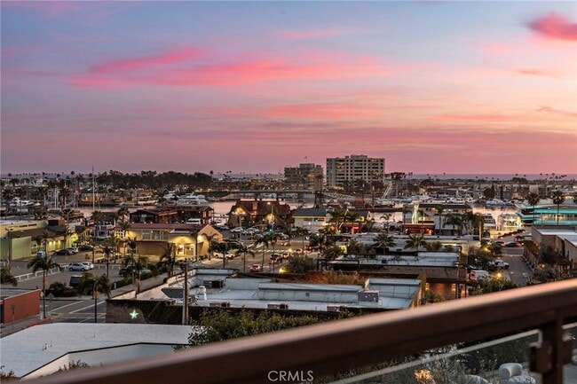 2907 Cliff Dr in Newport Beach, CA - Building Photo - Building Photo