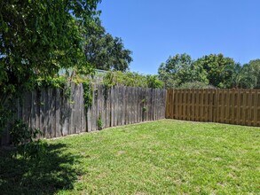 1350 Riverside Cir in Wellington, FL - Building Photo - Building Photo
