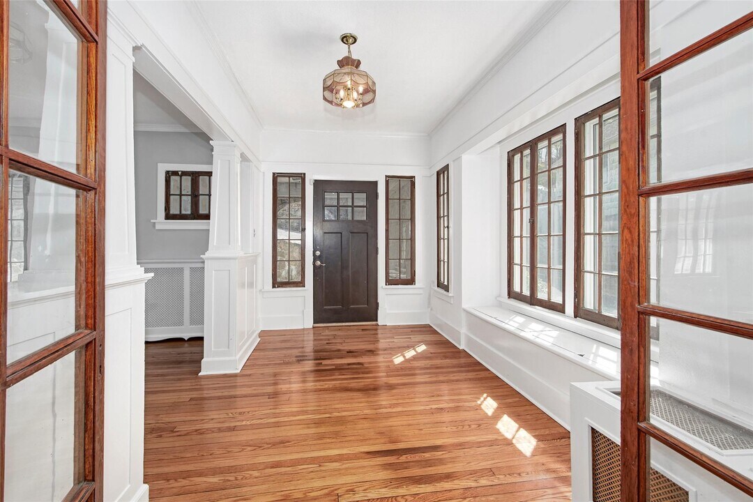 89 Washington Ave N in White Plains, NY - Building Photo