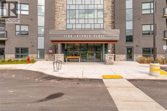 1100 Lackner Pl in Kitchener, ON - Building Photo - Building Photo