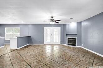 13211 Lost Lake Dr in San Antonio, TX - Building Photo - Building Photo