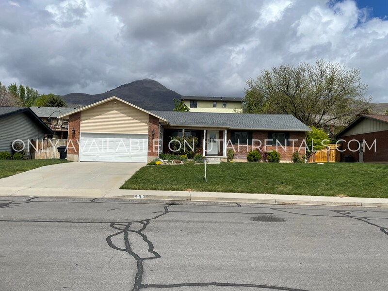 333 Ridge Rd in Orem, UT - Foto de edificio