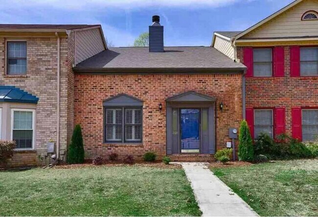 property at 264 W Lake Cir