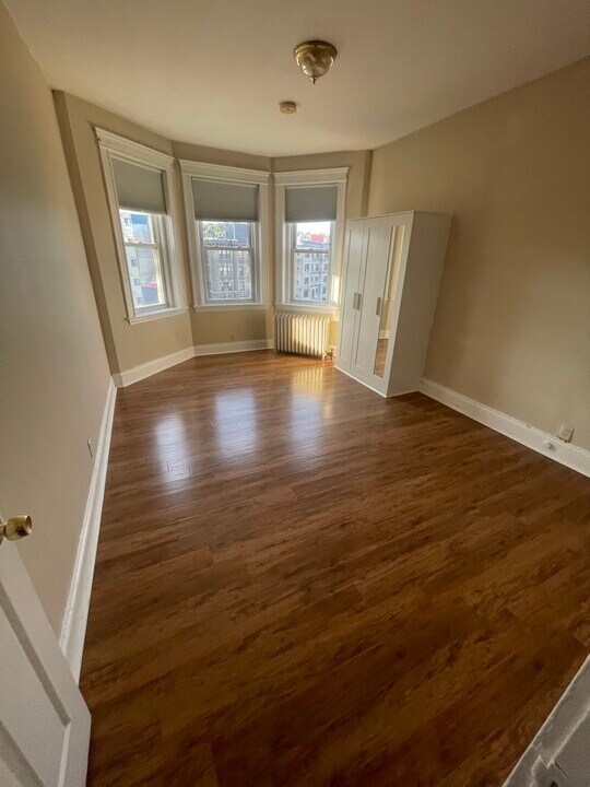 91 Saint Botolph St, Unit 2B in Boston, MA - Building Photo