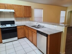 8927 Blue Cedar Ln in Humble, TX - Building Photo - Building Photo