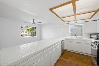 501 Avenida Victoria in San Clemente, CA - Building Photo - Building Photo