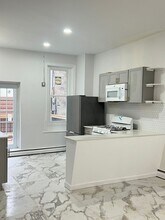 644 South St, Unit 1 in Philadelphia, PA - Building Photo - Building Photo
