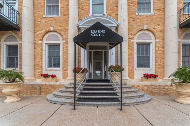 Park at Cedar Lawn in Galveston, TX - Foto de edificio - Building Photo