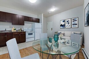 Highfield Apartments in Regina, SK - Building Photo