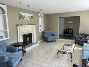 85 Admiral Dr in New London, CT - Foto de edificio - Building Photo