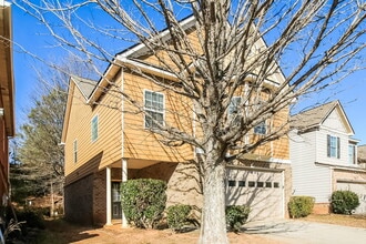 5040 Pioneer Pkwy in Mcdonough, GA - Foto de edificio - Building Photo