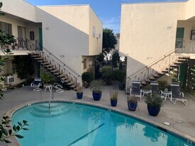 2714 W Clark Ave in Burbank, CA - Building Photo