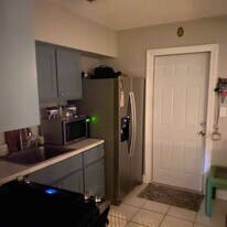 5921 NE 18th Ave, Unit 1 in Fort Lauderdale, FL - Building Photo