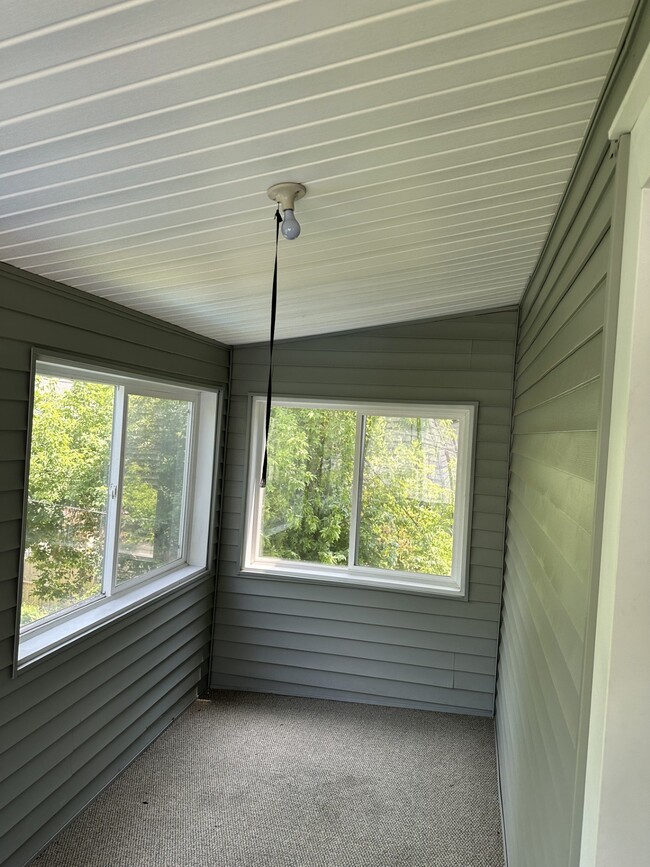 705 Hudson Ave in Albany, NY - Foto de edificio - Building Photo