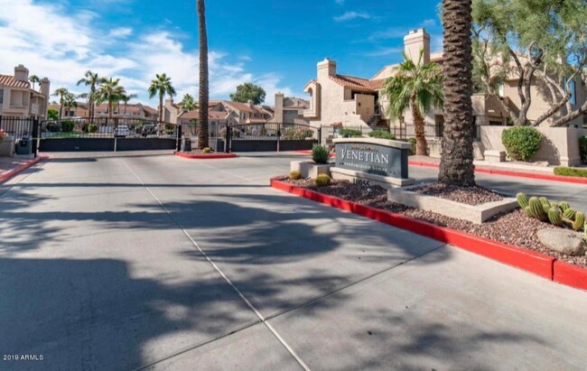 10055 E Mountainview Lake Dr, Unit 1068 in Scottsdale, AZ - Building Photo - Building Photo