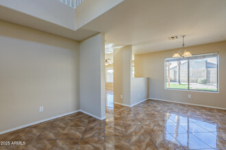 2228 E Avenida del Sol in Phoenix, AZ - Foto de edificio - Building Photo