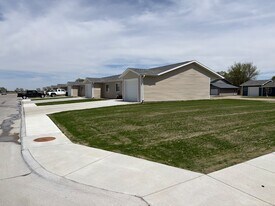 420 W Rodeo Rd Ave in North Platte, NE - Building Photo