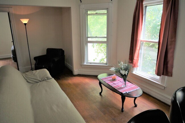 502 S Aurora St in Ithaca, NY - Building Photo - Building Photo