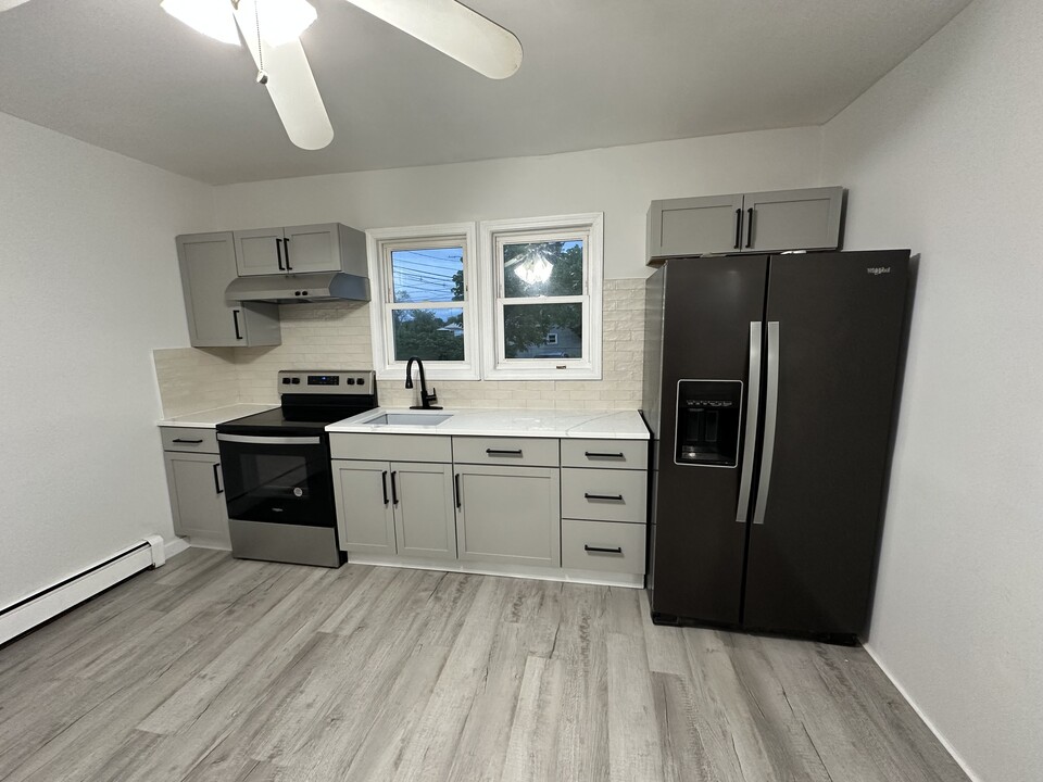 172 East St, Unit 1 in Wallingford, CT - Foto de edificio