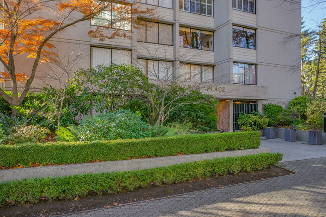 The Huntington in Vancouver, BC - Building Photo - Building Photo